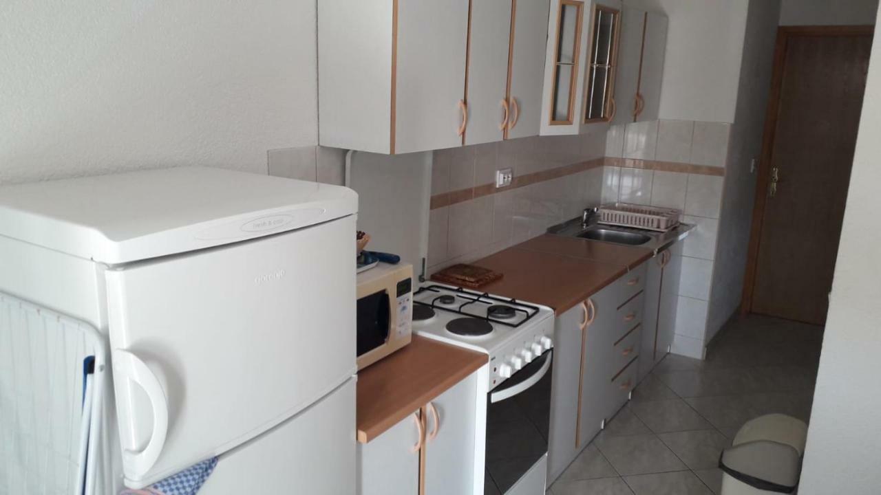 Apartment Hrgic Vir Ngoại thất bức ảnh